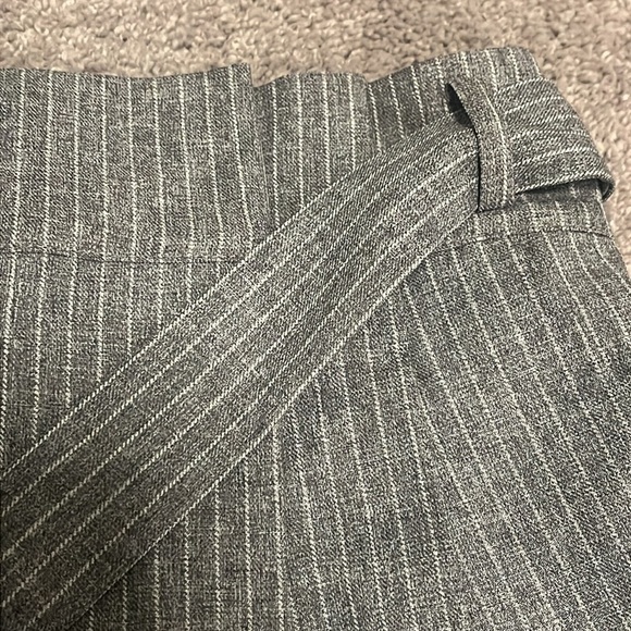 Monk & Lou pinstripe Paperbag mini skirt - size 6 - Picture 6 of 9